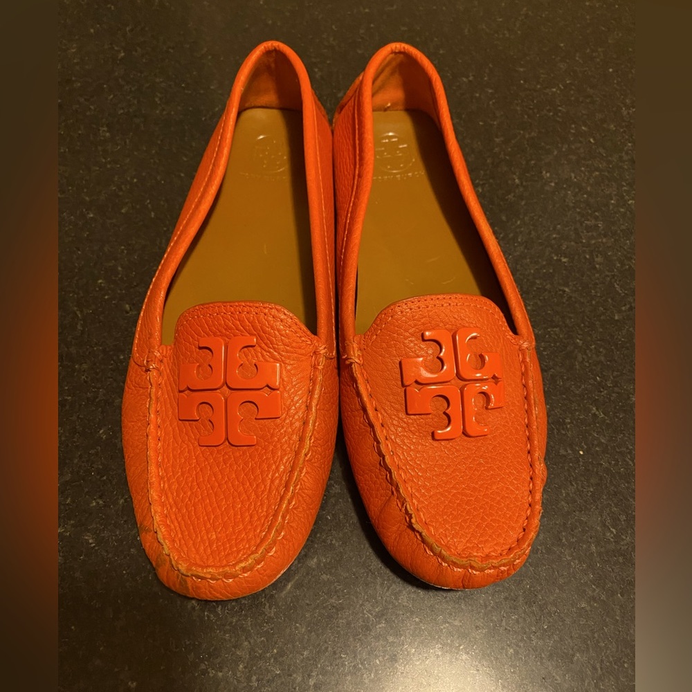 Tory Burch Lowell 2 Driver Spicy Orange Loafer Shoes
Women's size 6.5 - Used